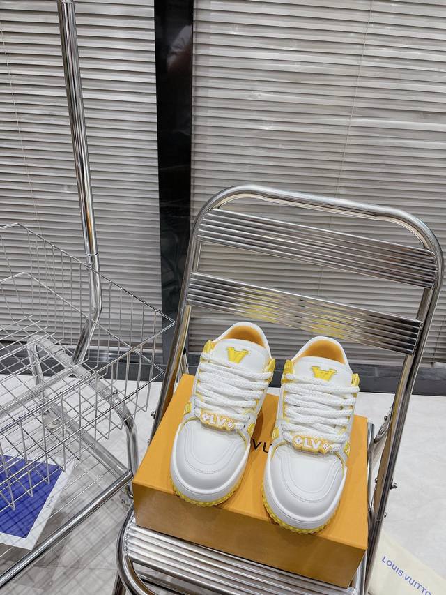 情侣款 Lv 路易威登新款trainer 胖丁 24Ss最新款 运动鞋板鞋 可爱胖trainer，来闭着眼睛买的款式，打破颜色的单一变化，更年轻了胖traine