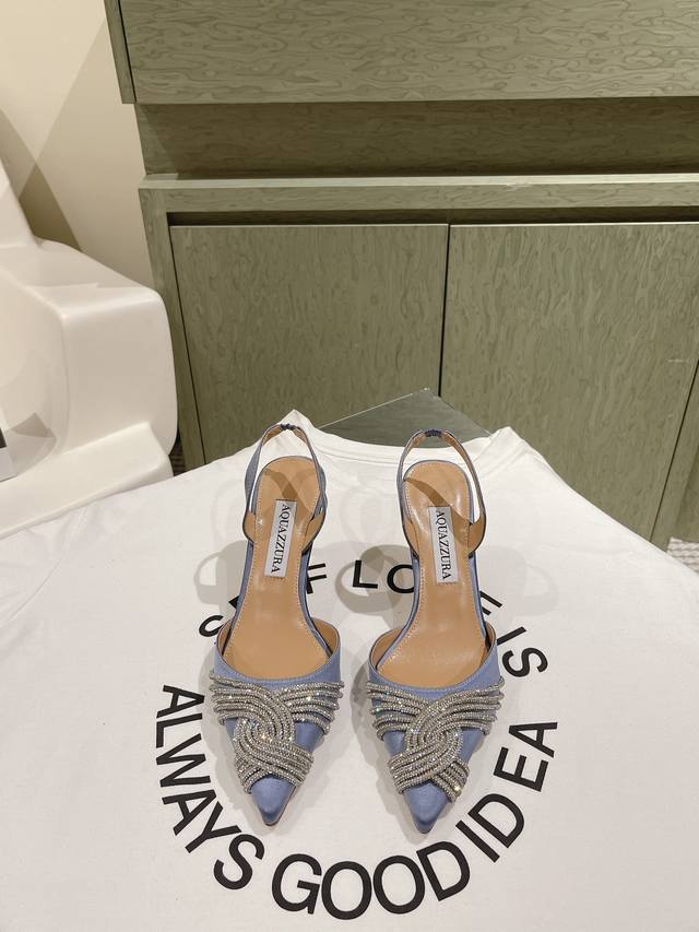 Aquazzur* 菠萝早春专柜新品仙女时装鞋系列，大量上新同步官网全系列均可定制龙年主打一个火爆，全网各大网红纷纷开秀，绝美的穿搭系列！ ★★★★★ 鞋面 P