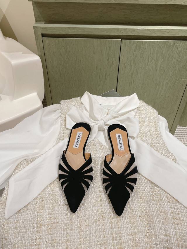 Aquazzur* 菠萝早春专柜新品仙女时装鞋系列，大量上新同步官网全系列均可定制龙年主打一个火爆，全网各大网红纷纷开秀，绝美的穿搭系列！ ★★★★★ 鞋面 蛇