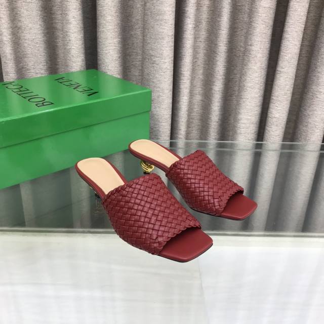 Bottega Veneta 专柜新款编织露趾高跟凉拖 鞋面采用编织超迁皮，羊皮垫脚，真皮注塑大底！ 跟高：5.5Cm 码数：35～39 40定做不退换