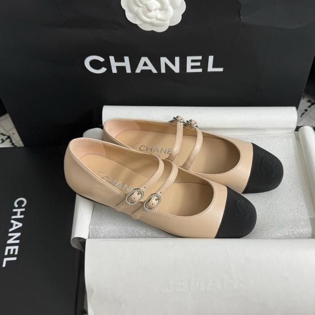 Size: 35-40 34 41订做不退换 Chanel 2024 S 早春新款圆头平底鞋 高版本双系带单鞋 圆方头 拼色玛丽珍鞋 小香家今年最火的两款鞋 就