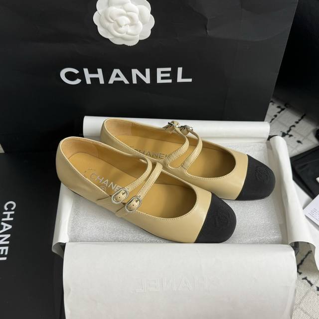 Size: 35-40 34 41订做不退换 Chanel 2024 S 早春新款圆头平底鞋 高版本双系带单鞋 圆方头 拼色玛丽珍鞋 小香家今年最火的两款鞋 就