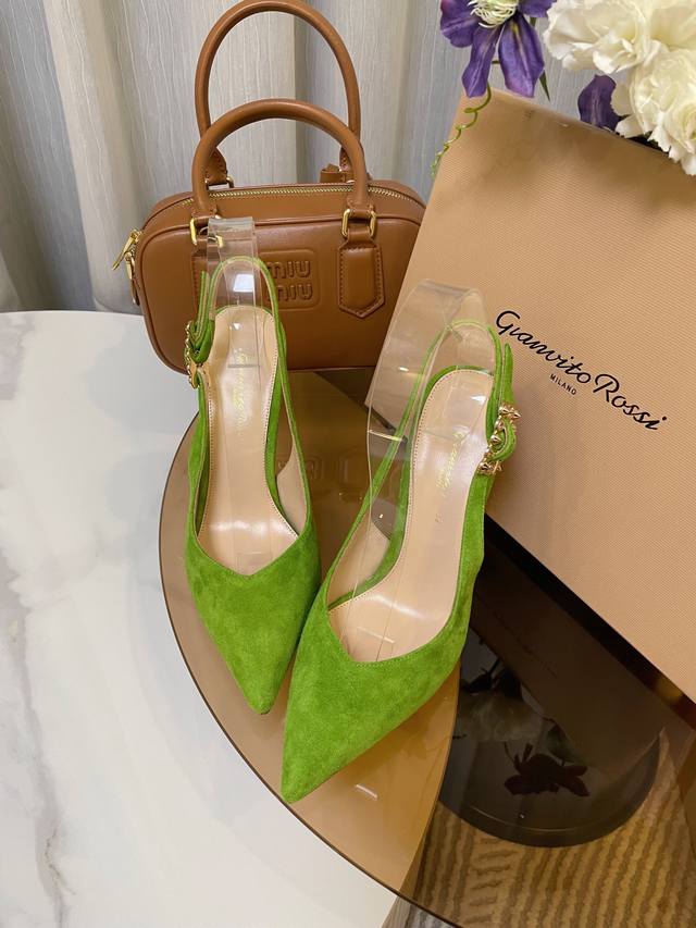 Gr Gianvito Rossi 高跟鞋，意大利米兰秀场奢侈品牌 Gr匠心工艺，秉承意大利工艺，设计理念：女人味、摩登范儿、优雅调子风格独异，鲜艳的颜色和讲究