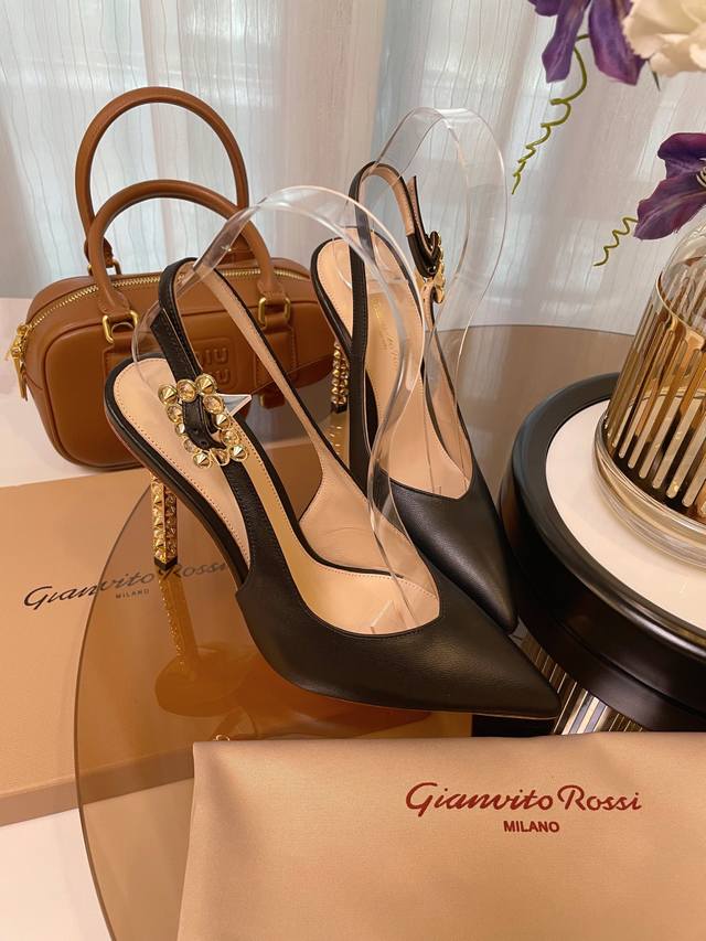 Gr Gianvito Rossi 高跟鞋，意大利米兰秀场奢侈品牌 Gr匠心工艺，秉承意大利工艺，设计理念：女人味、摩登范儿、优雅调子风格独异，鲜艳的颜色和讲究