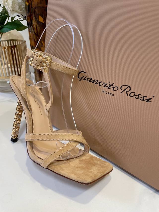 Gr Gianvito Rossi 高跟鞋，意大利米兰秀场奢侈品牌 Gr匠心工艺，秉承意大利工艺，设计理念：女人味、摩登范儿、优雅调子风格独异，鲜艳的颜色和讲究