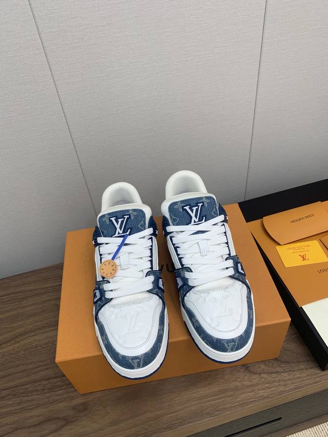 Louis Vuitton 路易威登 Trainer Sneaker 时尚百搭低帮休闲板鞋 男女同款 飞机盒 顶级版本 胖嘟嘟 牛仔布拼皮 情侣感情杠杠款 码数