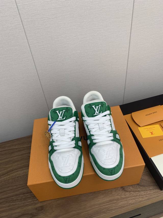 Louis Vuitton 路易威登 Trainer Sneaker 时尚百搭低帮休闲板鞋 男女同款 飞机盒 顶级版本 胖嘟嘟 牛仔布拼皮 情侣感情杠杠款 码数