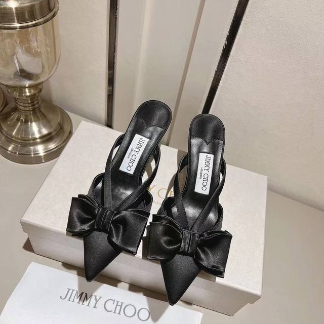 超美晚宴蝴蝶结高版本jimmy Choo 经典不败春夏新品爆款单鞋凉鞋系列单品 -超级a的一款啊！美得让人窒息！网面钻绸缎大蝴蝶结设计给人以一种很神秘的感觉，奢