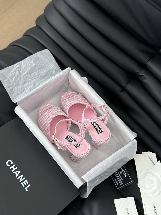 Chanel 24S早春新款鱼嘴系列玛丽珍凉鞋 一如既往的高版本 经典防水台版面 鞋面内里羊皮 真皮大底 Size:35-39 其他码数定