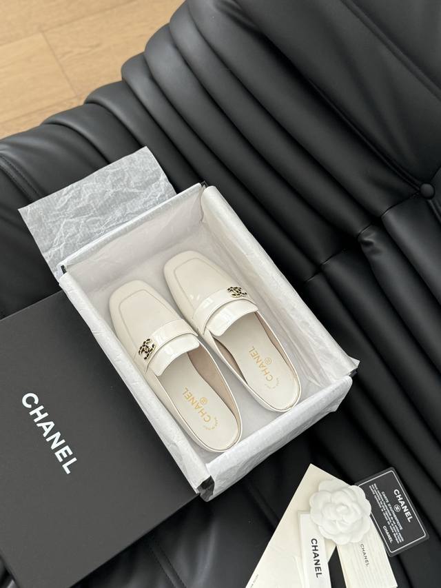 Chanel 24新款半拖系列 一脚蹬系列 鞋面牛漆皮 内里羊皮 真皮大底 Size:35-39 40定