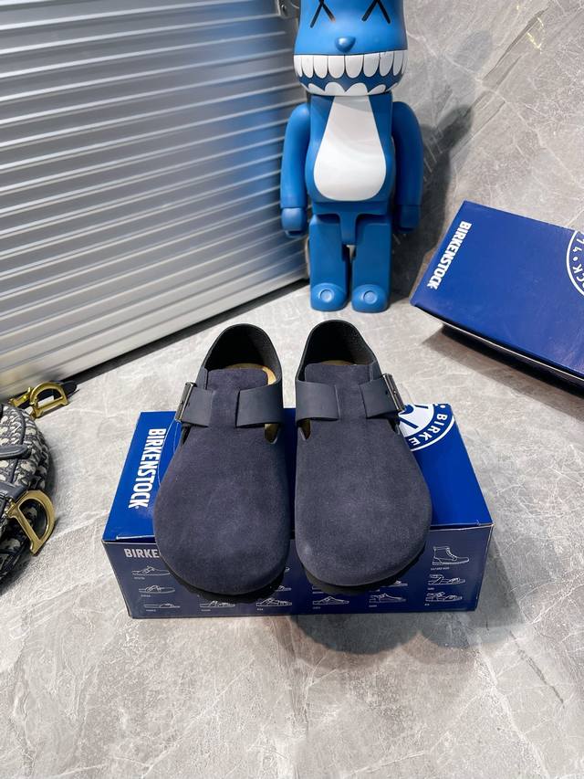 出厂 Birkenstock 博肯全包单鞋 常规版 产品全面升级！软木脚床更舒服，垫脚皮全部机器压贴上去的，细节效果做到更好。扣子全部改成卡钉锁死的，永不脱落。