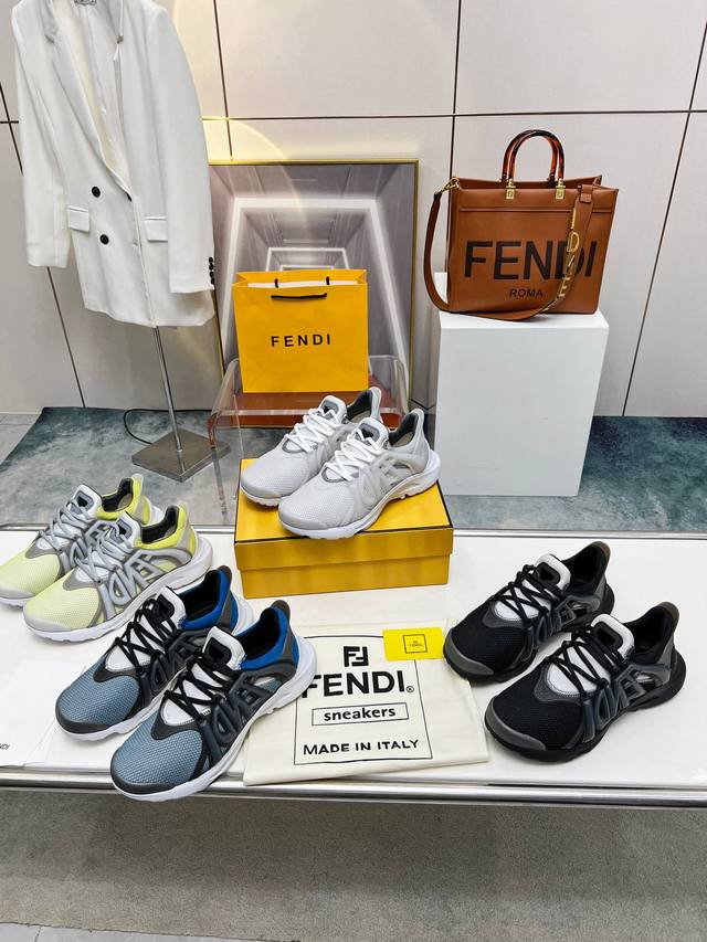 2024 Fendi 最新款休闲运动男鞋，白色高科技网面材质，轻盈柔韧橡胶跑步鞋。 四个颜色任你挑，喜欢的欢迎下单过来 码数40-46