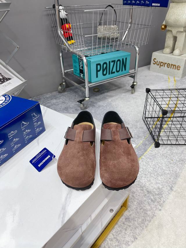 出厂 Birkenstock 博肯全包单鞋 常规版 产品全面升级！软木脚床更舒服，垫脚皮全部机器压贴上去的，细节效果做到更好。扣子全部改成卡钉锁死的，永不脱落。