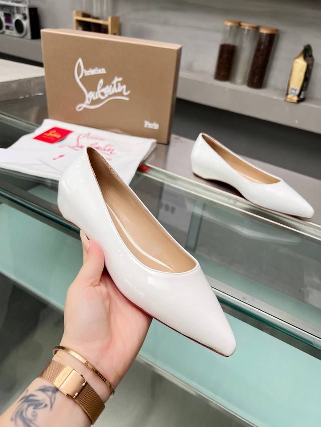 Christianlouboutin路铂廷 Cl红底鞋‖ 全球限量！来自拉斯维加斯的祝福灵感来自拉斯维加斯的炫彩霓虹 百年经典永不下架款 手工制作，精致工艺收藏