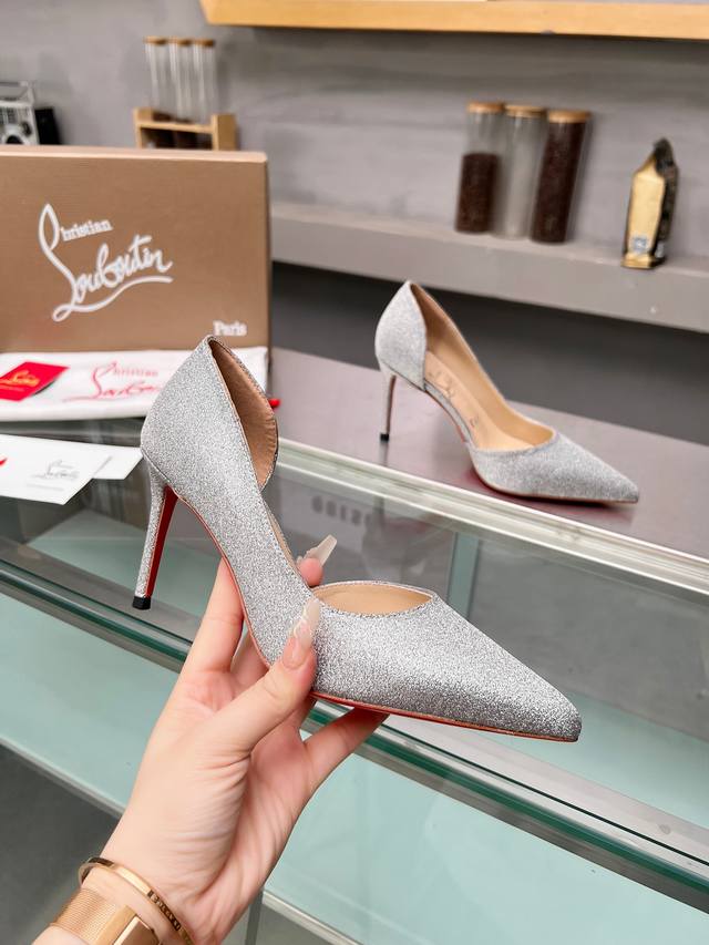 Christianlouboutin路铂廷 Cl红底鞋‖ 全球限量！来自拉斯维加斯的祝福灵感来自拉斯维加斯的炫彩霓虹 百年经典永不下架款 手工制作，精致工艺收藏