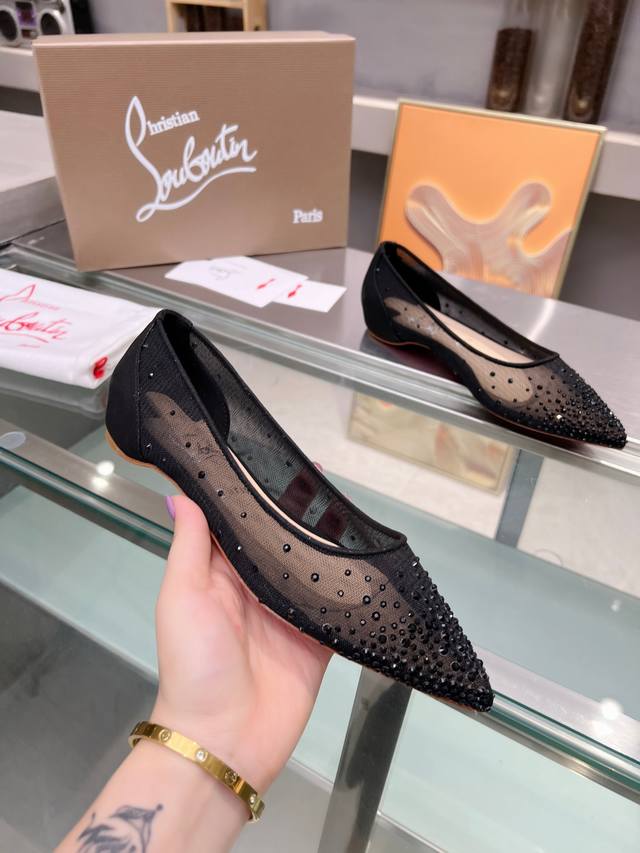 Christianlouboutin路铂廷 Cl红底鞋‖ 全球限量！来自拉斯维加斯的祝福灵感来自拉斯维加斯的炫彩霓虹 手工制作，精致工艺收藏级作品 绝对吸睛的存