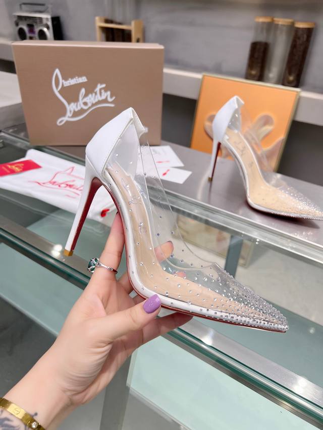 Christianlouboutin路铂廷 Cl红底鞋‖ 全球限量！来自拉斯维加斯的祝福灵感来自拉斯维加斯的炫彩霓虹 手工制作，精致工艺收藏级作品 绝对吸睛的存