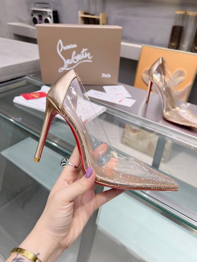 Christianlouboutin路铂廷 Cl红底鞋‖ 全球限量！来自拉斯维加斯的祝福灵感来自拉斯维加斯的炫彩霓虹 手工制作，精致工艺收藏级作品 绝对吸睛的存