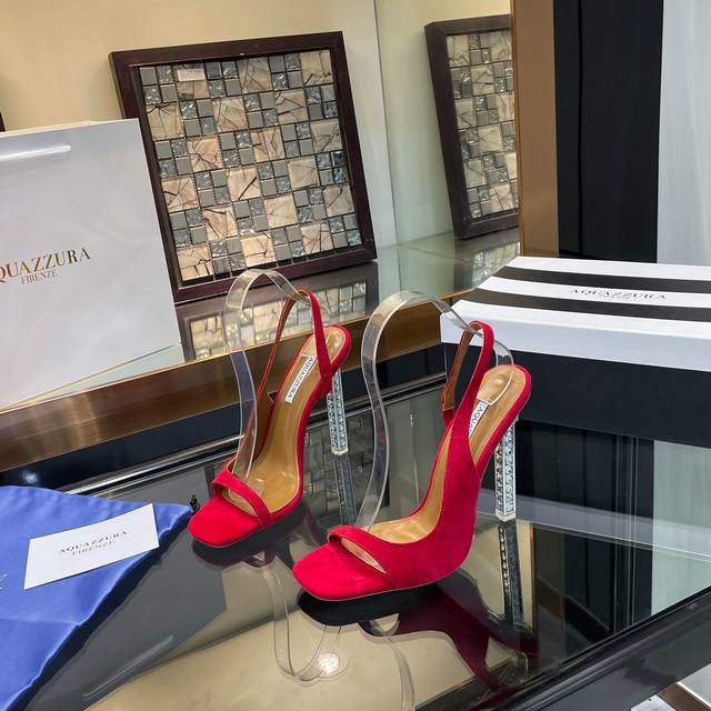 Aquazzura 2024 新款凉鞋 顶级版本 代购款独家新款顶级版本 质量超级美爆。 Zp 原版开模 原版扣开模 附带原版定制蜥蜴纹纹羊皮制作，超级炫美 一