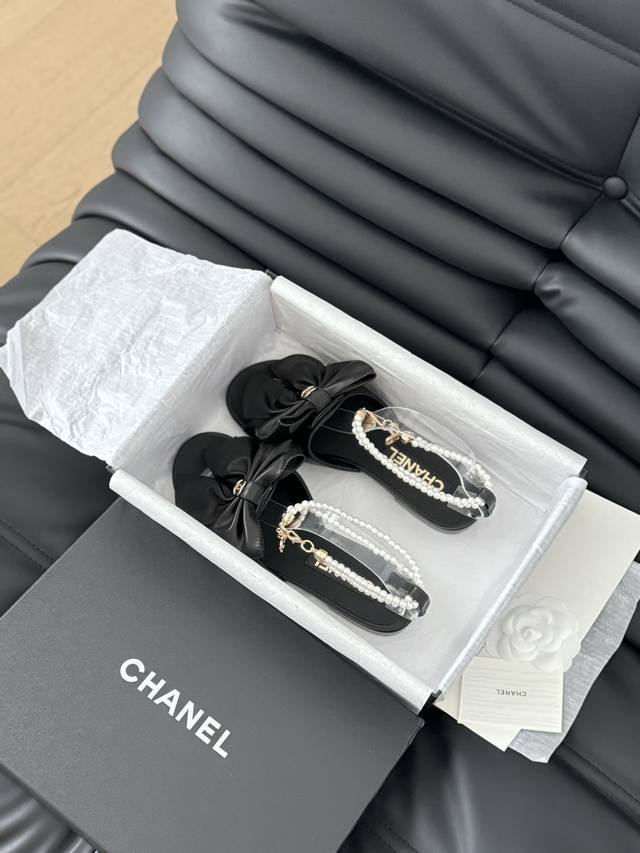 P拖鞋 凉鞋 Chanel 24S春夏新款蝴蝶结珍珠系列 一如既往的高版本 经典蝴蝶结版面 鞋面绸缎 羊皮 内里羊皮 真皮大底 跟高1.5 6Cm Size:3