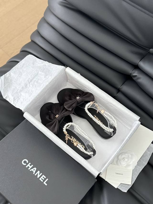 P拖鞋 凉鞋 Chanel 24S春夏新款蝴蝶结珍珠系列 一如既往的高版本 经典蝴蝶结版面 鞋面绸缎 羊皮 内里羊皮 真皮大底 跟高1.5 6Cm Size:3