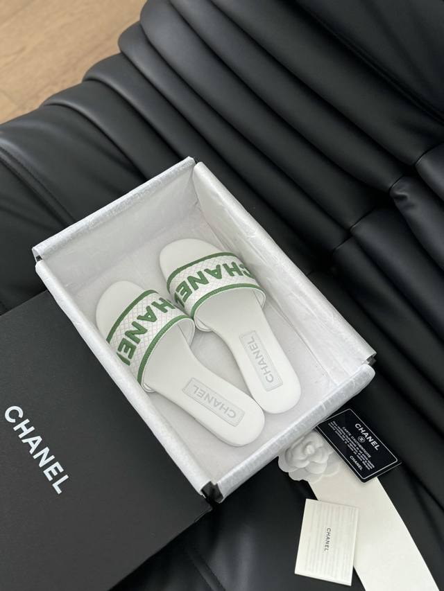 Chanel 24P新款编织刺绣字母拖鞋 编织鞋面 内里羊皮 真皮大底 Size:35-39 其他码数定做