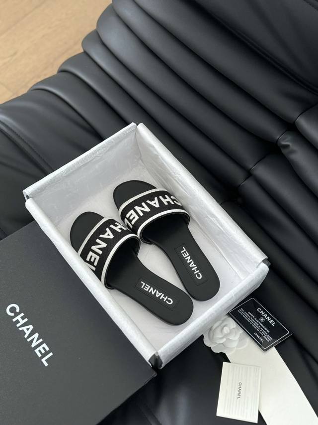 Chanel 24P新款编织刺绣字母拖鞋 编织鞋面 内里羊皮 真皮大底 Size:35-39 其他码数定做