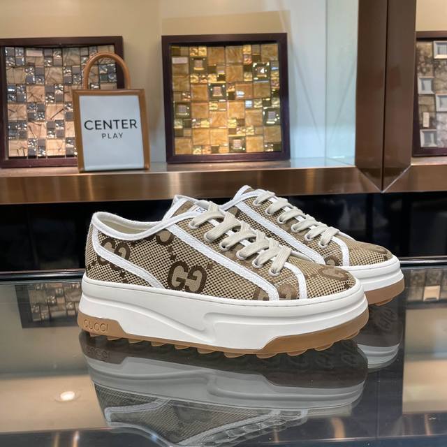 橙子出厂价 Gucci 古驰1977系列 经典刺绣gg厚底低帮帆布鞋 休闲板鞋 情侣款 油边工艺套宣一比一复刻。早春新款，打造属于完美的风格炸街款又酷又飒 C位