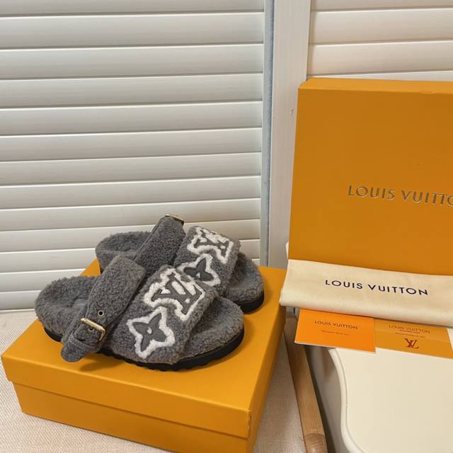 出厂： Louis Vuitton 路易威登 顶级专柜 官网同步 四色首发 Lv新款羊毛拖鞋 小红书推荐 秋冬种草新品 原版 原盒 正确版本 进口真羊羔毛 内里