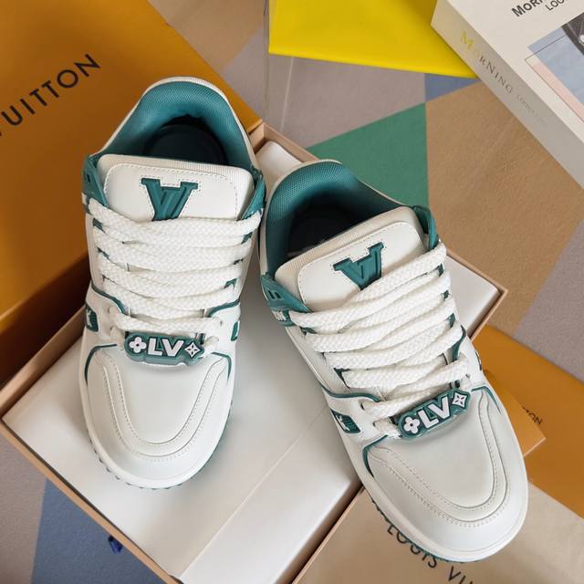 出厂： Louis Vuitton 路易威登 Lv Trainer 运动鞋 面包鞋 休闲板鞋 滑板鞋 情侣款 Diy饰扣 胖墩墩 胖嘟嘟 男女同款 年男装春夏走