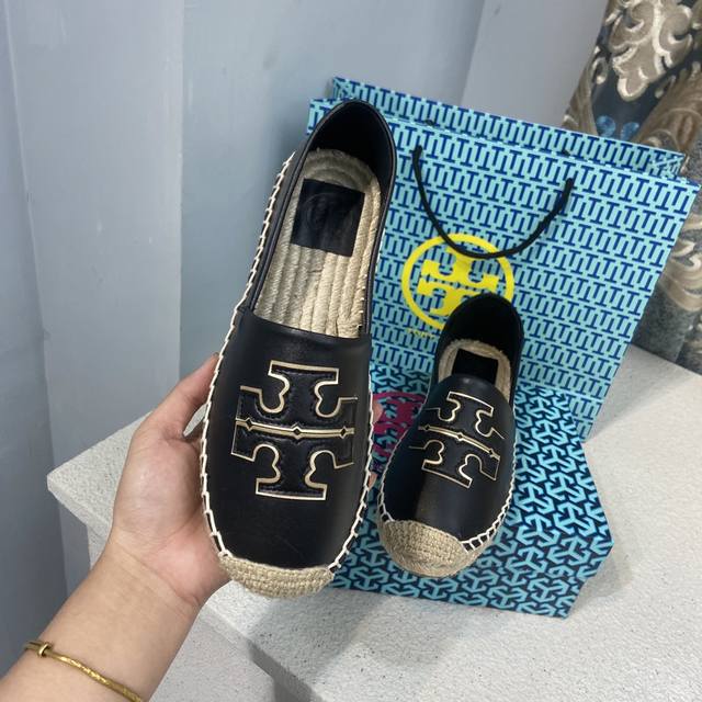 出厂： Tory Burch 夏季新款 Tb草编渔夫鞋 一脚蹬乐福鞋 码数：35-42