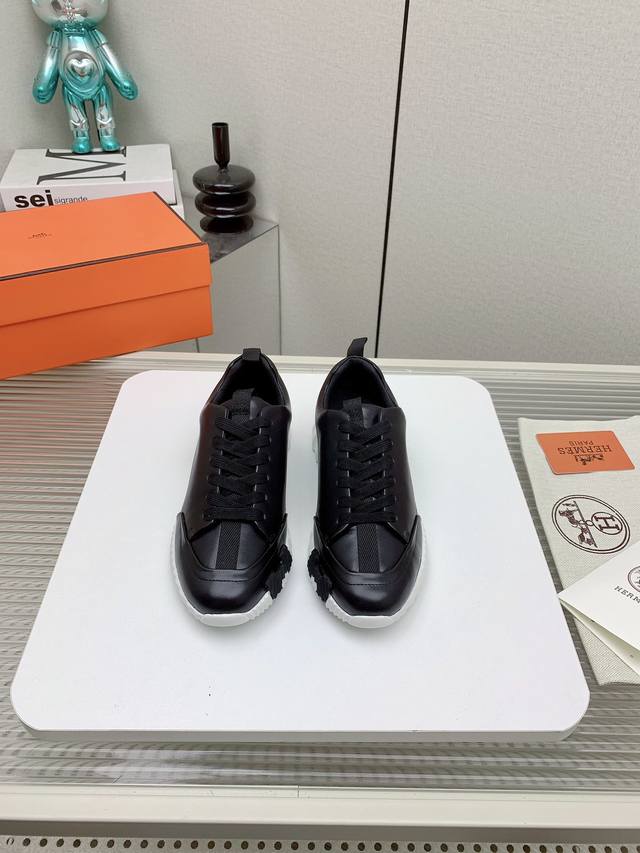 出厂 高版本 Hermes 爱马仕 24 Fe New Arrival~ 秋冬新款 Bouncing 情侣运动 休闲鞋 爱马仕最舒服的鞋，没有之1，上脚特轻又巨