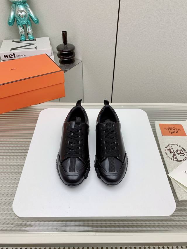 出厂 高版本 Hermes 爱马仕 24 Fe New Arrival~ 秋冬新款 Bouncing 情侣运动 休闲鞋 爱马仕最舒服的鞋，没有之1，上脚特轻又巨