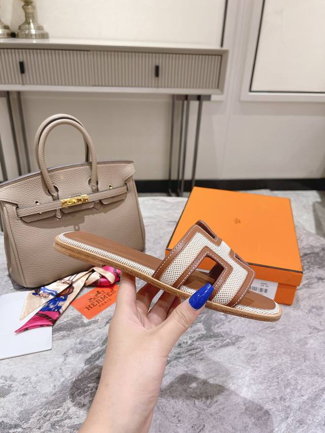 早春新款， 高端拼接油边工艺 全新改版 Hermès 包装升级，版型做工材料升级。 Hermes市场最高版本纯手工鞋 顶级产品爱马仕拖鞋 新款高端时尚原版一样，