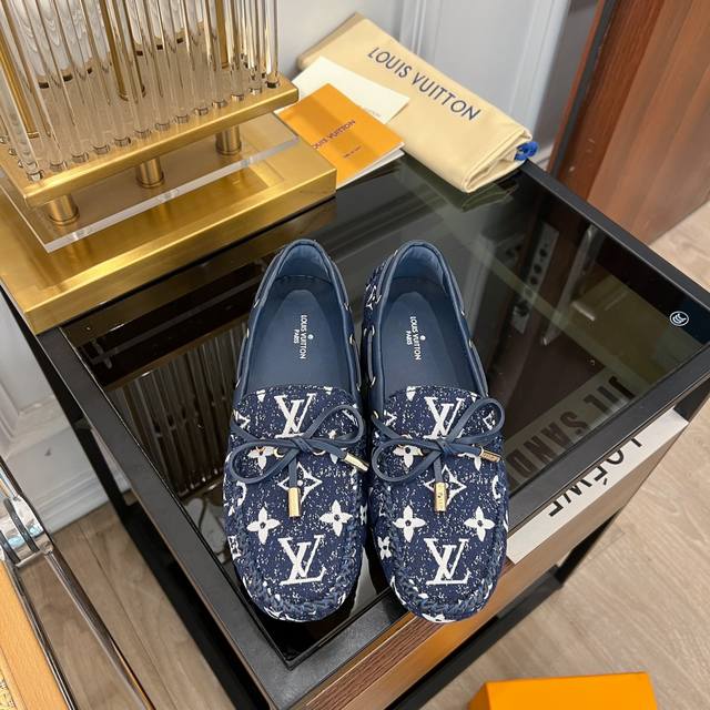 高版本 Louis Vuitton 路易威登 豆豆鞋 L家春夏新品 专柜主打走秀款豆豆鞋休闲鞋系列 万年青款，经典百搭，代购级别，全年供货，细节完美无可挑剔，上