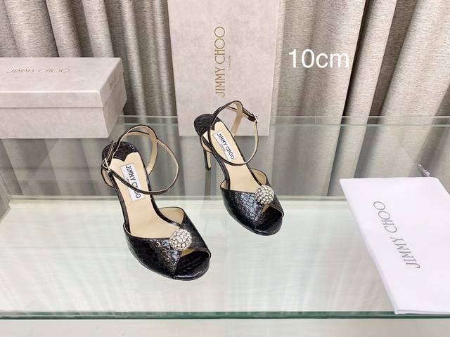 Jimmy Choo 吉米周简单优雅又不失时尚的高跟凉鞋 面料格纹皮，内里羊皮 ，原版定制意大利真皮大底 跟高:8.5Cm 10Cm 码数:35–39 34、4