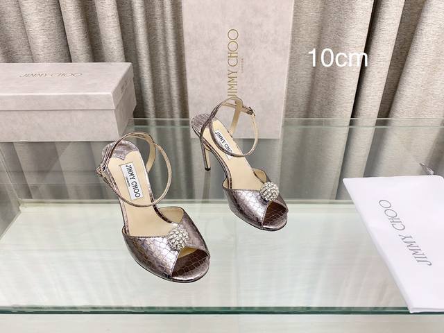 Jimmy Choo 吉米周简单优雅又不失时尚的高跟凉鞋 面料格纹皮，内里羊皮 ，原版定制意大利真皮大底 跟高:8.5Cm 10Cm 码数:35–39 34、4