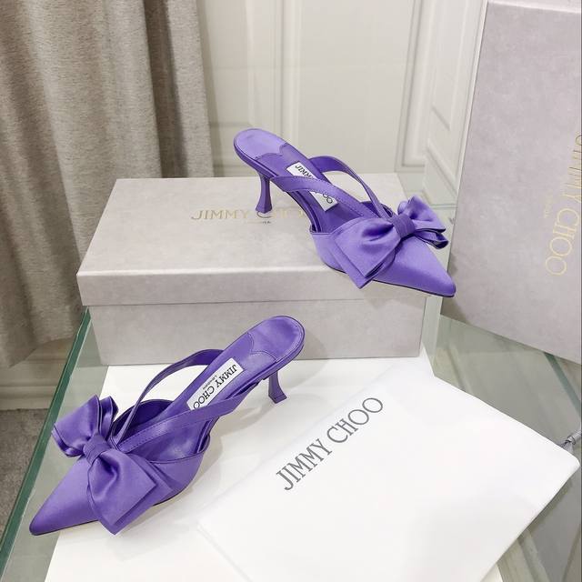 Jimmy Choo 春夏新品爆款蝴蝶结拖鞋系列单品 鞋面：原版定制网纱钻真丝系列面点缀绸缎蝴蝶结 内里：羊皮里 大底：原版意大利真皮大底 跟高 ：6.5Cm