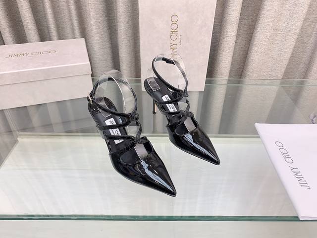 Jimmy Choo 巴黎橱窗定制款！春夏新品高跟凉拖！ 鞋面：牛漆皮 内里：羊皮里 大底：原版意大利真皮大底 跟高 ：8.5Cm 码数 ：35～39 34、4