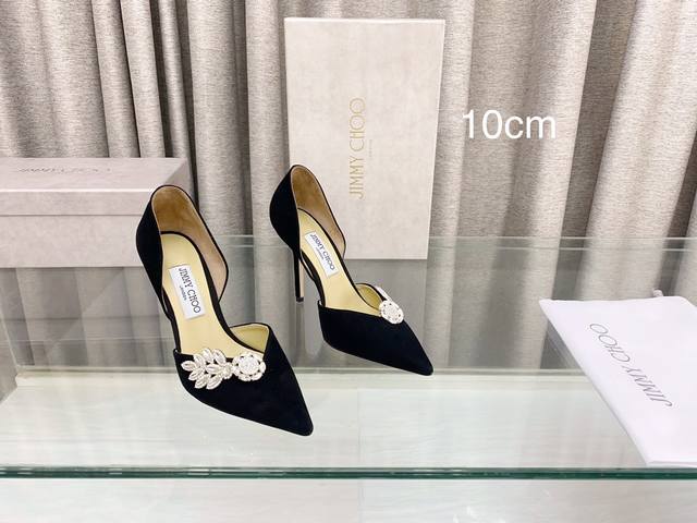 Jimmy Choo 吉米周专柜新款树叶钻中空单鞋 高品质 材质：进口羊绒，内里羊皮 水钻原版定制意大利真皮大底 跟高：8.5Cm 10Cm 码数：35～39