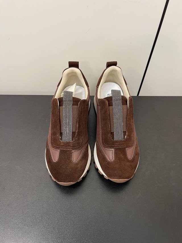 brunello Cucinelli 新款bc经典休闲鞋运动鞋系列单鞋 Bc是意大利知名品牌，极简主义风格，复古又高级！简约又大气，属于非常耐看的款式！高级百搭