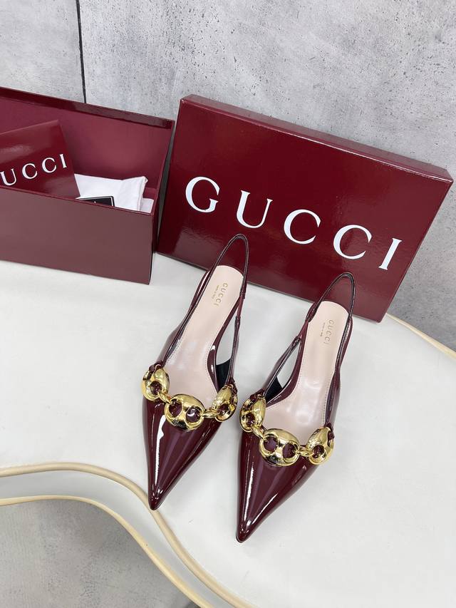 gucci 古琦 古驰高端精品 工厂全力打造ｇ家系列 原版开模金属色胶扣个性十足！既彰显了金属的质感又解决了金属的繁重；复古港风轻松而得当的无负担驾驭怦然心动的