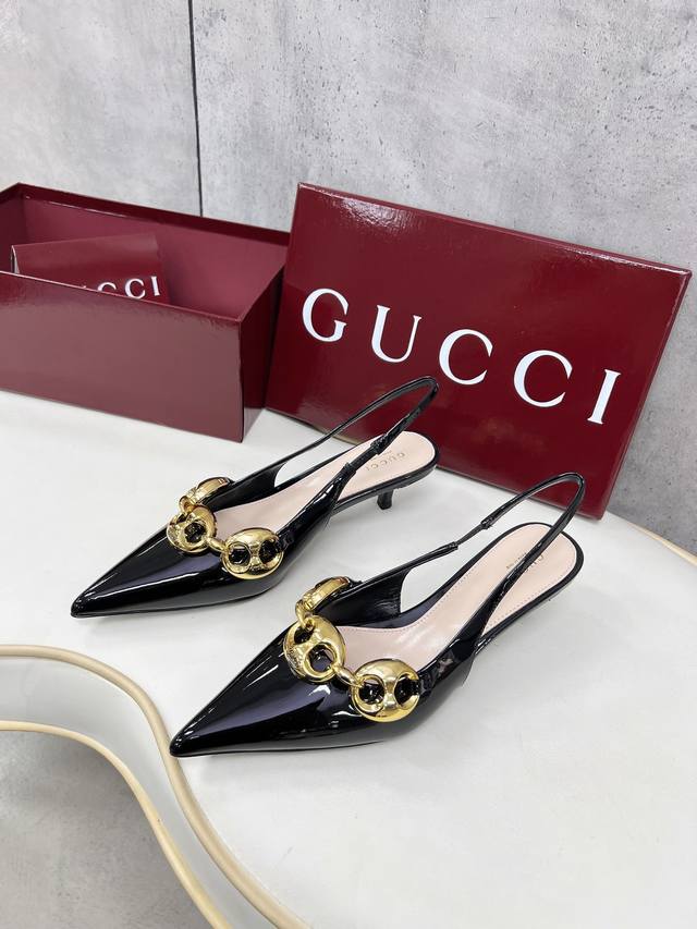 gucci 古琦 古驰高端精品 工厂全力打造ｇ家系列 原版开模金属色胶扣个性十足！既彰显了金属的质感又解决了金属的繁重；复古港风轻松而得当的无负担驾驭怦然心动的