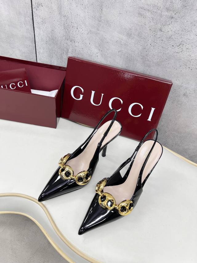 gucci 古琦 古驰高端精品 工厂全力打造ｇ家系列 原版开模金属色胶扣个性十足！既彰显了金属的质感又解决了金属的繁重；复古港风轻松而得当的无负担驾驭怦然心动的