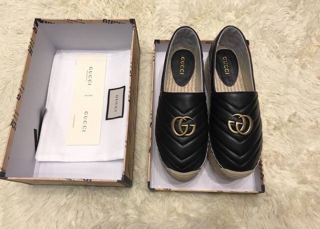 古奇 Gucci 23Ss早春新款松糕厚底渔夫鞋 全鞋面logo款，官网同步， 永不过时，超级舒适， 四季都可以穿，上脚轻便 经典条纹logo，绗缝真皮徽标轻便