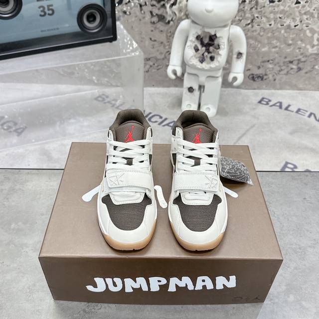 最新倒钩联名款 Travis Scott X Jordan Jumpman Jack 倒钩 大卡特魔术贴篮球鞋 顶级版本 原装大盒布袋 头层牛皮 尺码：36-4