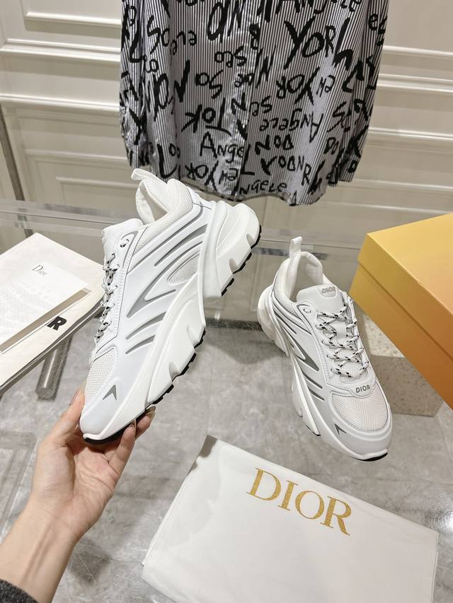 出厂 顶级版本dior 联名汉密尔顿 2025早春新款b44 Blade 情侣款运动鞋 原版一比一复刻购入多双原版开发唯一正确对版 全球限量发售888双周杰伦同