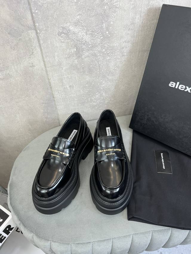 出厂 Alexander Wang Aw Carter亚历山大王防水台松糕厚底乐福鞋 鞋面原版开边珠牛皮，+羊皮拼接， 鞋底开模橡胶一体ip大底、 跟高7.5C