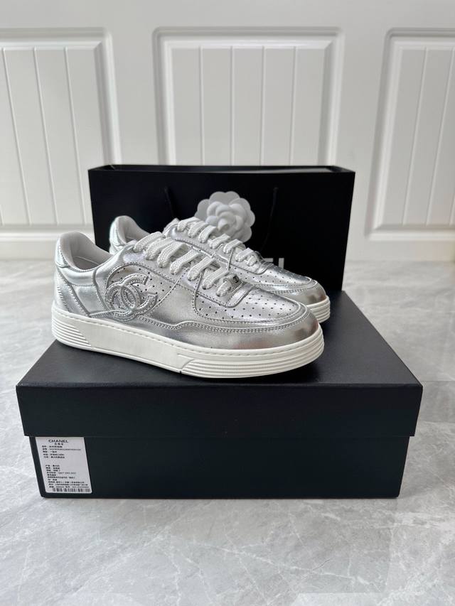 chanel Tennis Sneakers 香奈儿金属配色 熊猫配色 小白鞋 休闲 运动鞋 滑板鞋 原版购入开发 做货 小香 C家 专柜又一超级大爆款，网红博