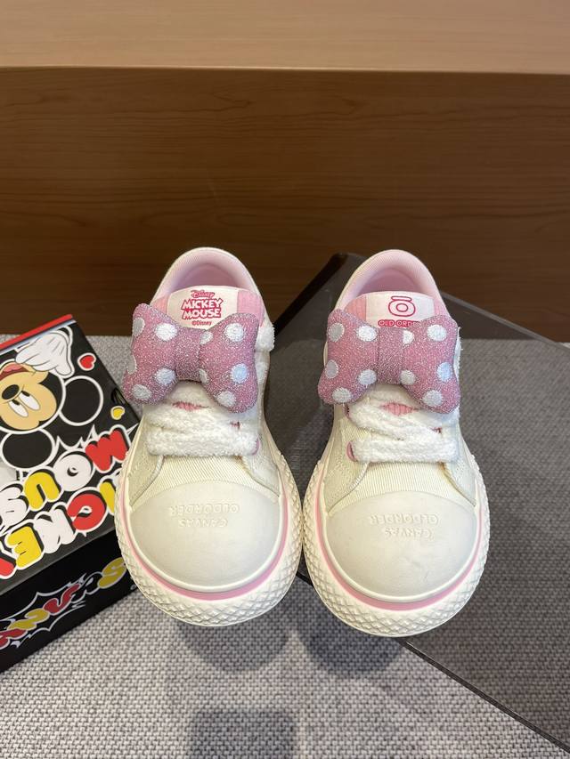 old Order X Disney 联名系列米奇大头鞋 帆布鞋 运动鞋 迪士尼系列hello Kitty ，Mickey，可爱穿搭，情侣搭配 这是一款饱满圆润